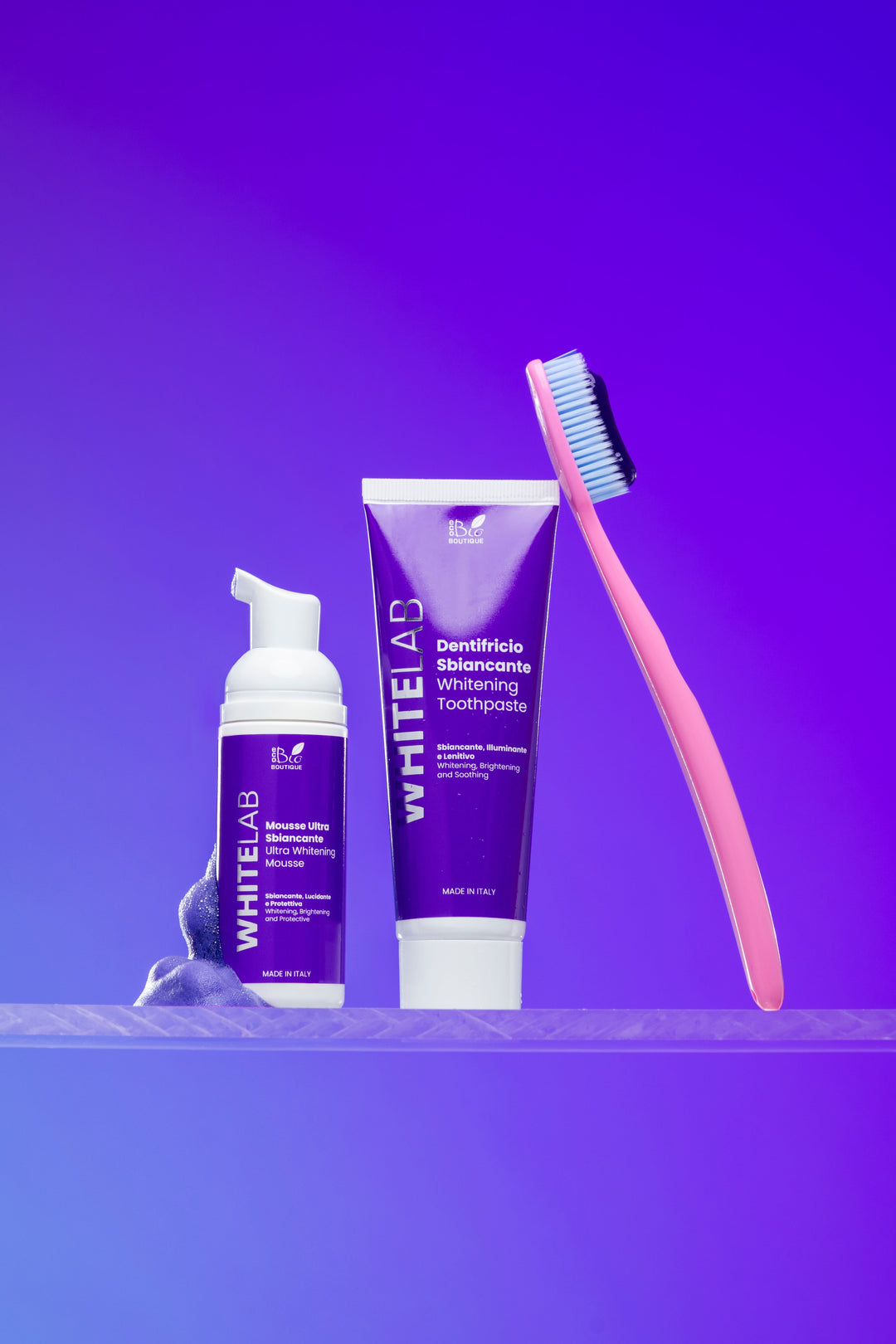 Mousse Ultra Sbiancante White Lab e Dentifricio Sbiancante White Lab con spazzolino rosa